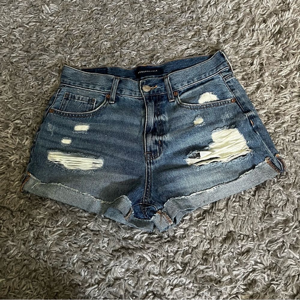 Aeropostale distressed high rise Jean shorts size 8